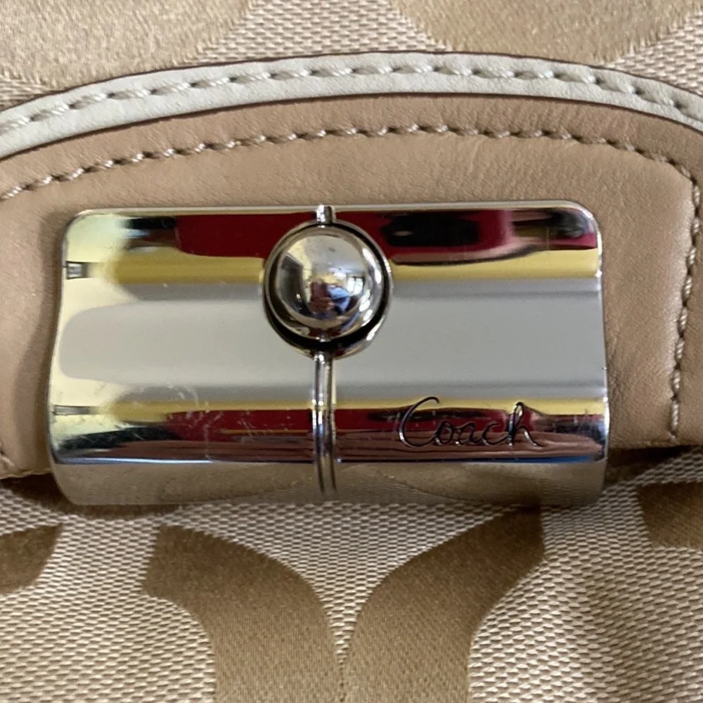 Coach Kristine Signature Handbag - Gently Used - Great Condition Large -… - Picture 9 of 11